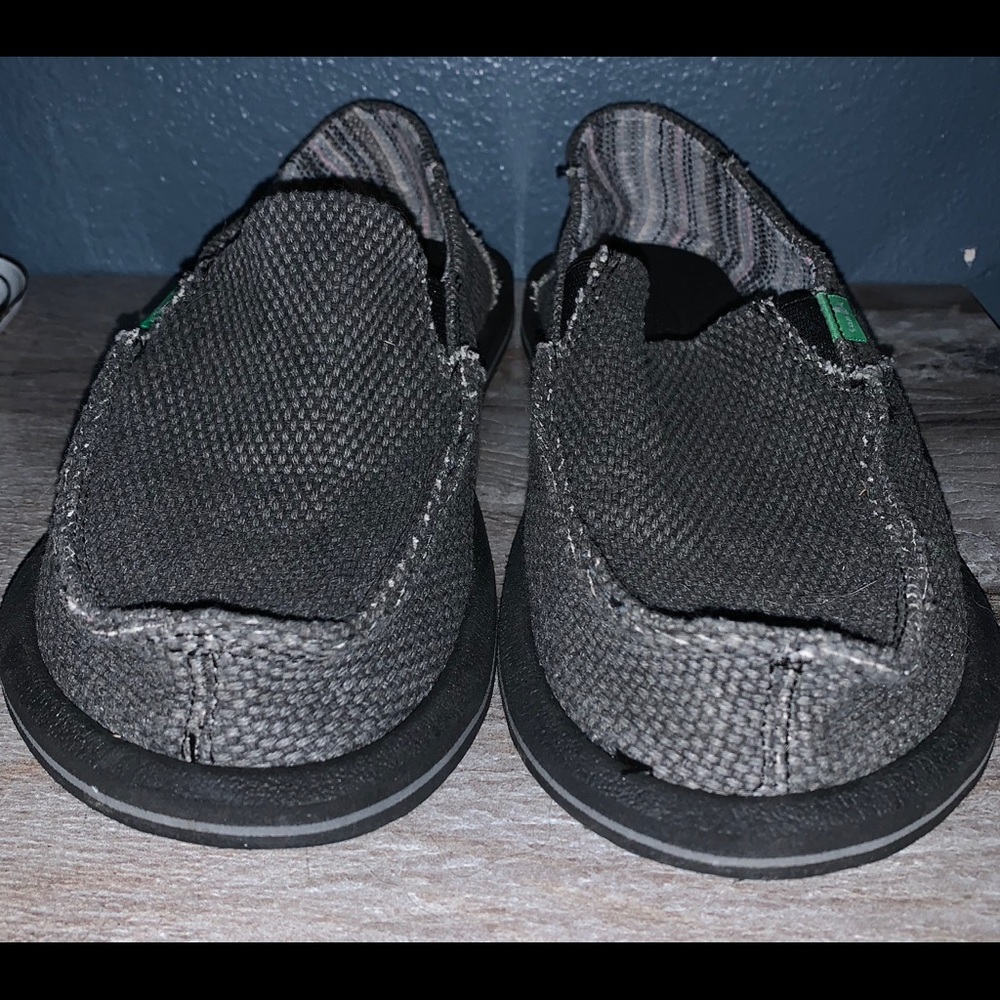 Sanuk slip-on shoes